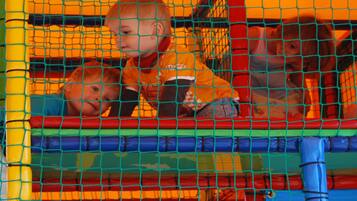 Familiekamer | Hypoallergeen beddengoed, een bureau, verduisterende gordijnen
