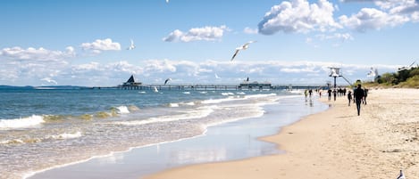 Nära stranden och strandbarer