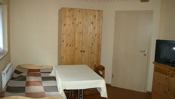 Standard Triple Room, Private Bathroom