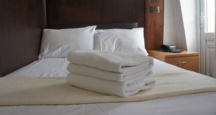 Plaza London Hotel