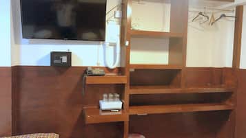 Familienzimmer, eigenes Bad | Hochwertige Bettwaren, Betten mit Memory-Foam-Matratzen, Zimmersafe