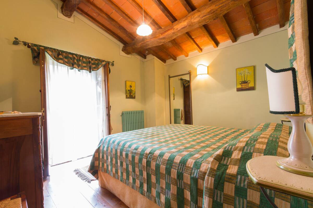 Individually decorated, individually furnished, bed sheets