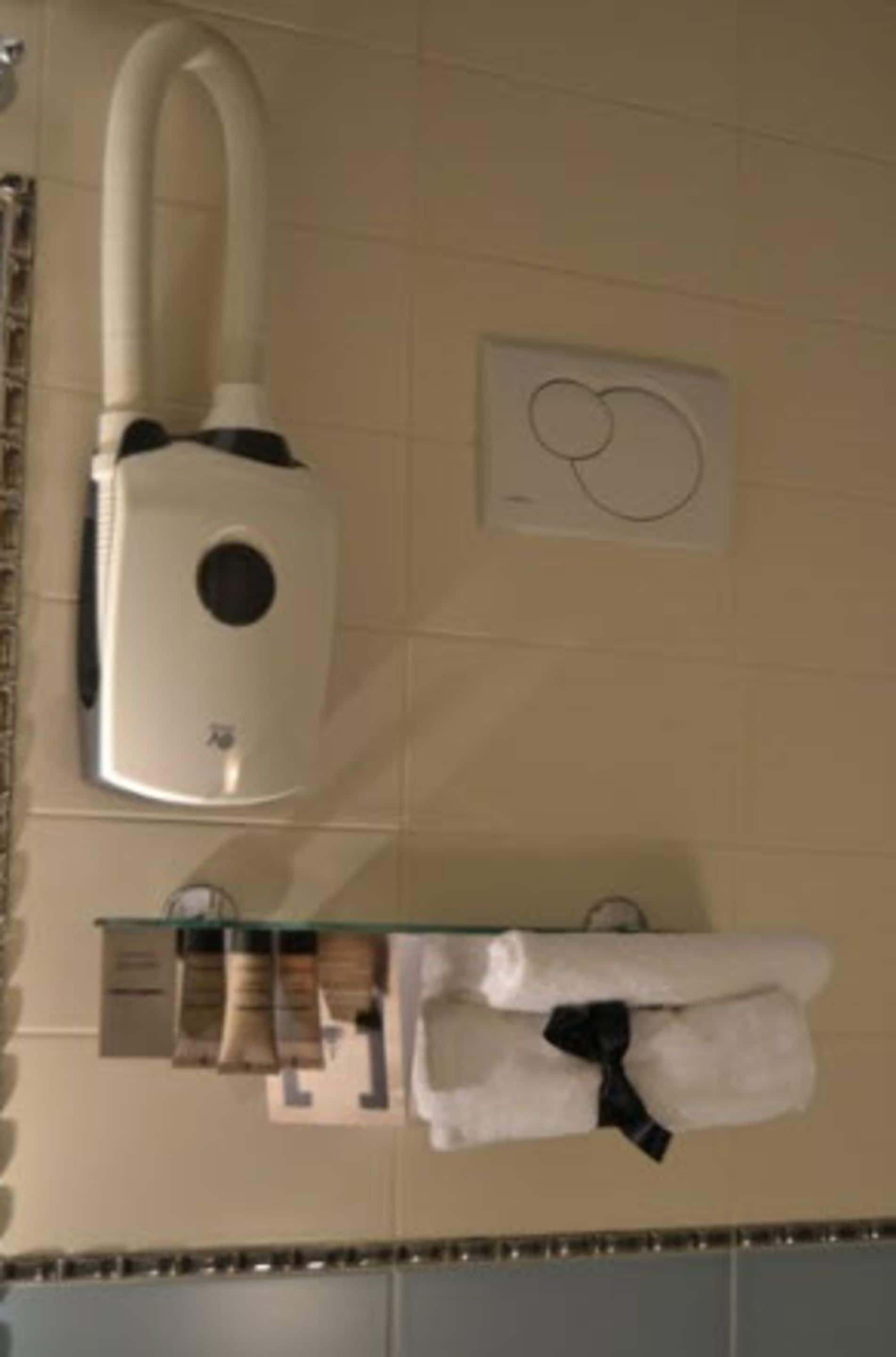 1 bedroom, minibar, in-room safe, desk