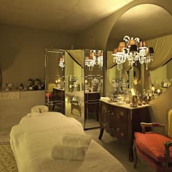 Couples treatment room(s), sauna, steam room, body treatments