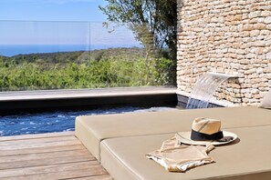 Deluxe-Suite, eigener Pool, Meerblick | Terrasse/Patio
