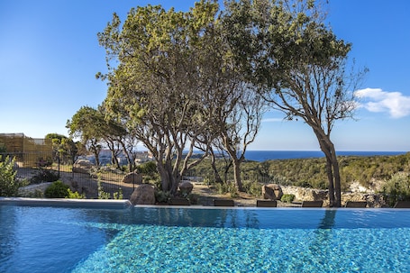 2 piscinas al aire libre, sillones reclinables de piscina