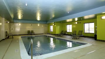 Indoor pool, sun loungers