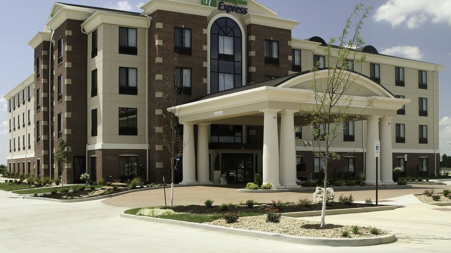 Holiday Inn Express Hotel & Suites Marion Northeast by IHG