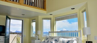 Driftwood Inn and Seaside Lodges