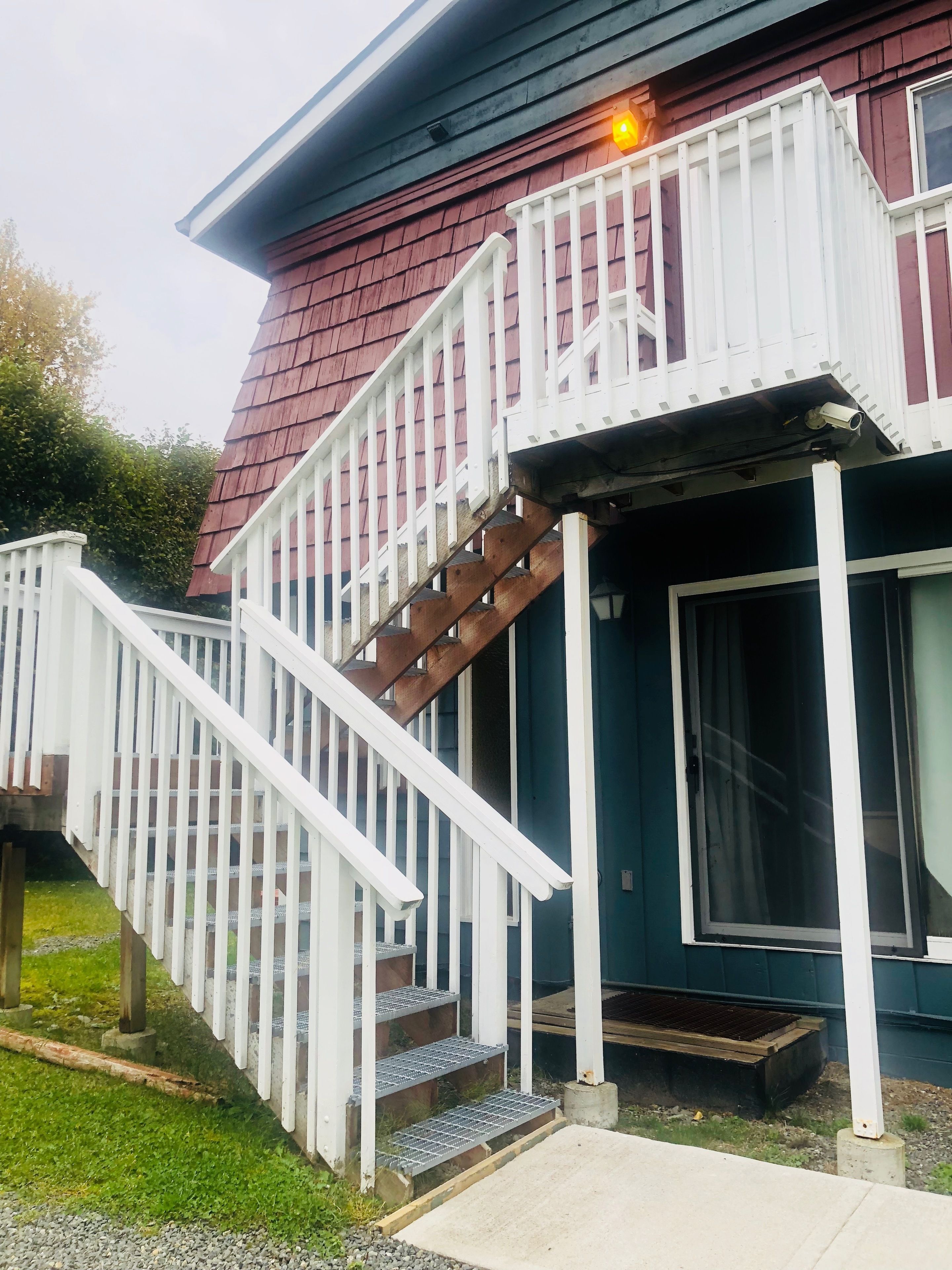 woodside suite #8, 1 bedroom with studio kitchen (upstairs) | free wifi, bed sheets