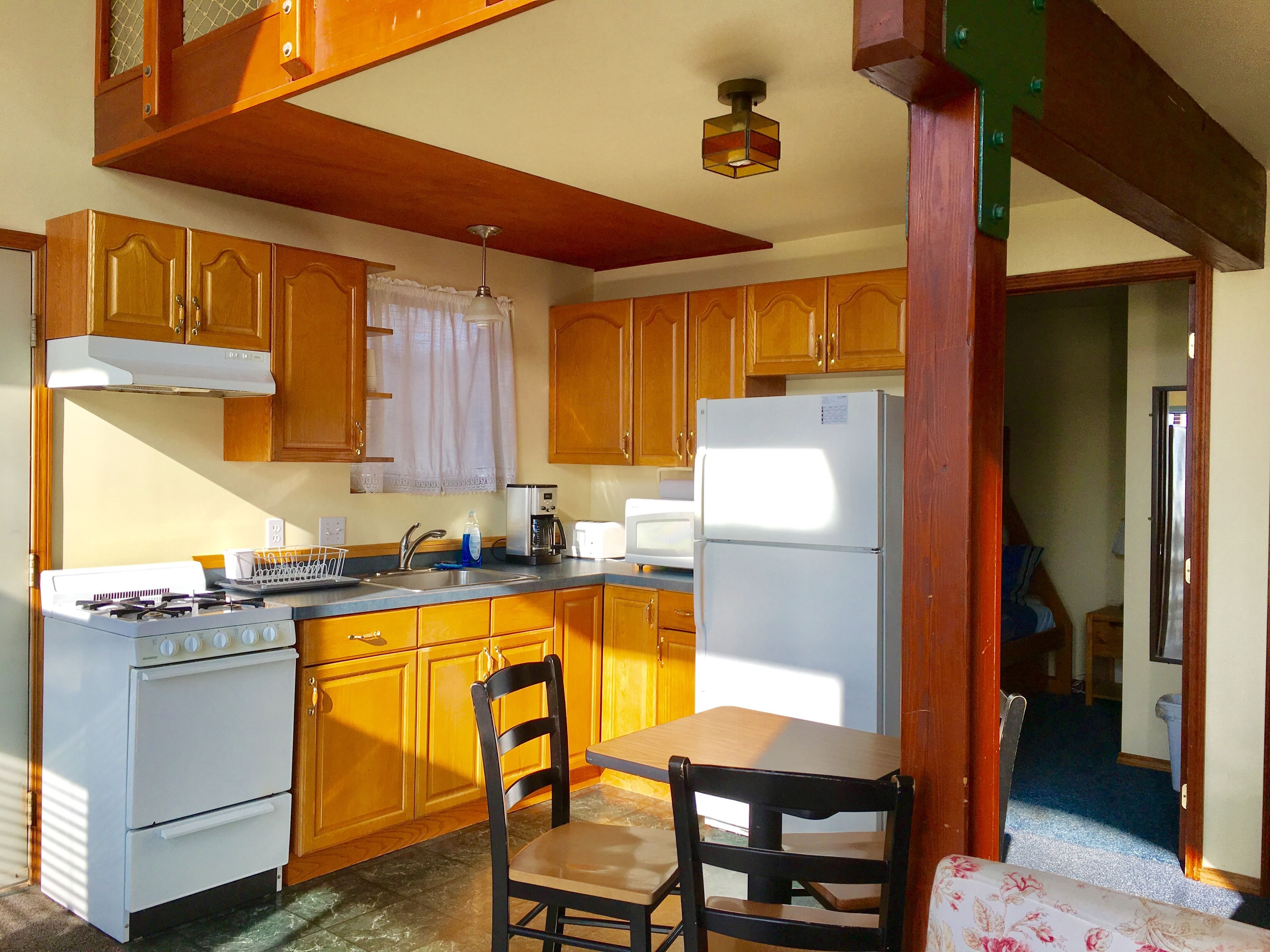 kachemak cottage (2 bedrooms plus loft, 1 queen, 3 doubles) | private kitchenette