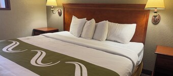 Rodeway Inn & Suites South of Fiesta Park