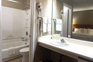 Free toiletries, hair dryer, towels - Hotel O San Antonio Near Medical Center (San Antonio)