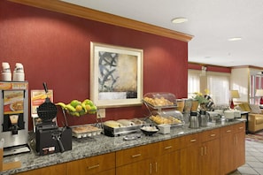 Free daily continental breakfast 