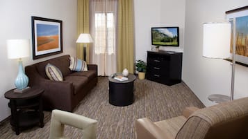 Hypo-allergenic bedding, desk, free WiFi, bed sheets