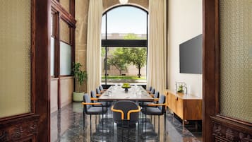 Meeting facility