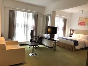 Chambre, 1 grand lit, accessible aux personnes à mobilité réduite, non-fumeurs (Wheelchair) | Vue de la chambre