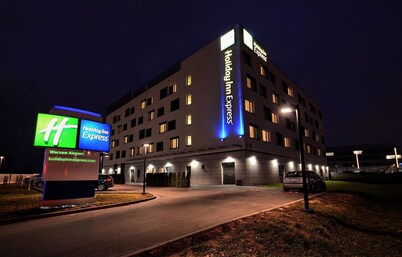 Holiday Inn Express Warsaw Airport, an IHG Hotel