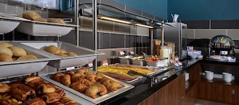 Holiday Inn Express Warsaw Airport, an IHG Hotel