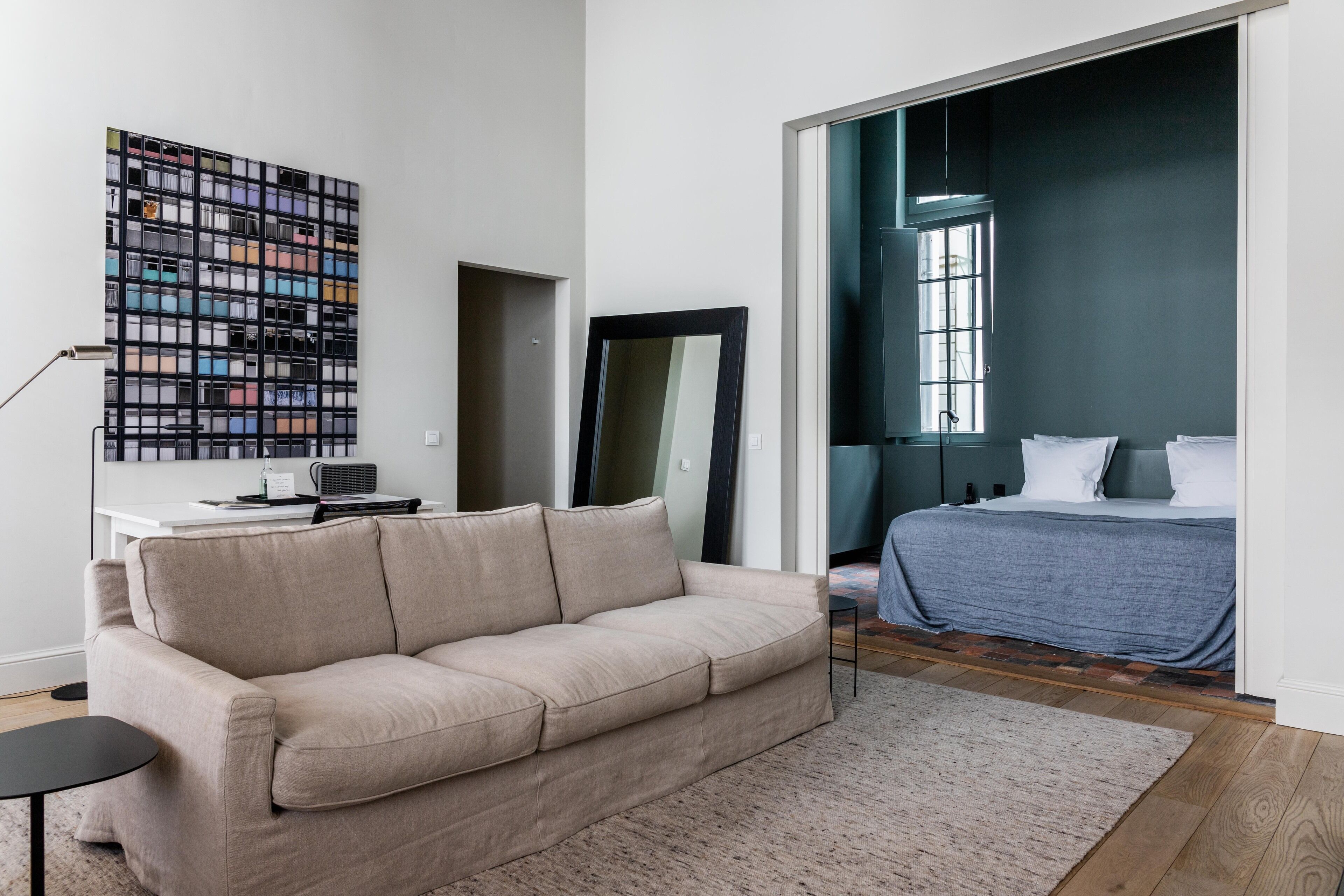 julien experience suite | living room | lcd tv