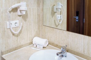 Double Room, 2 Single Beds | Bathroom - AS Hoteles Ponferrada (Ponferrada)