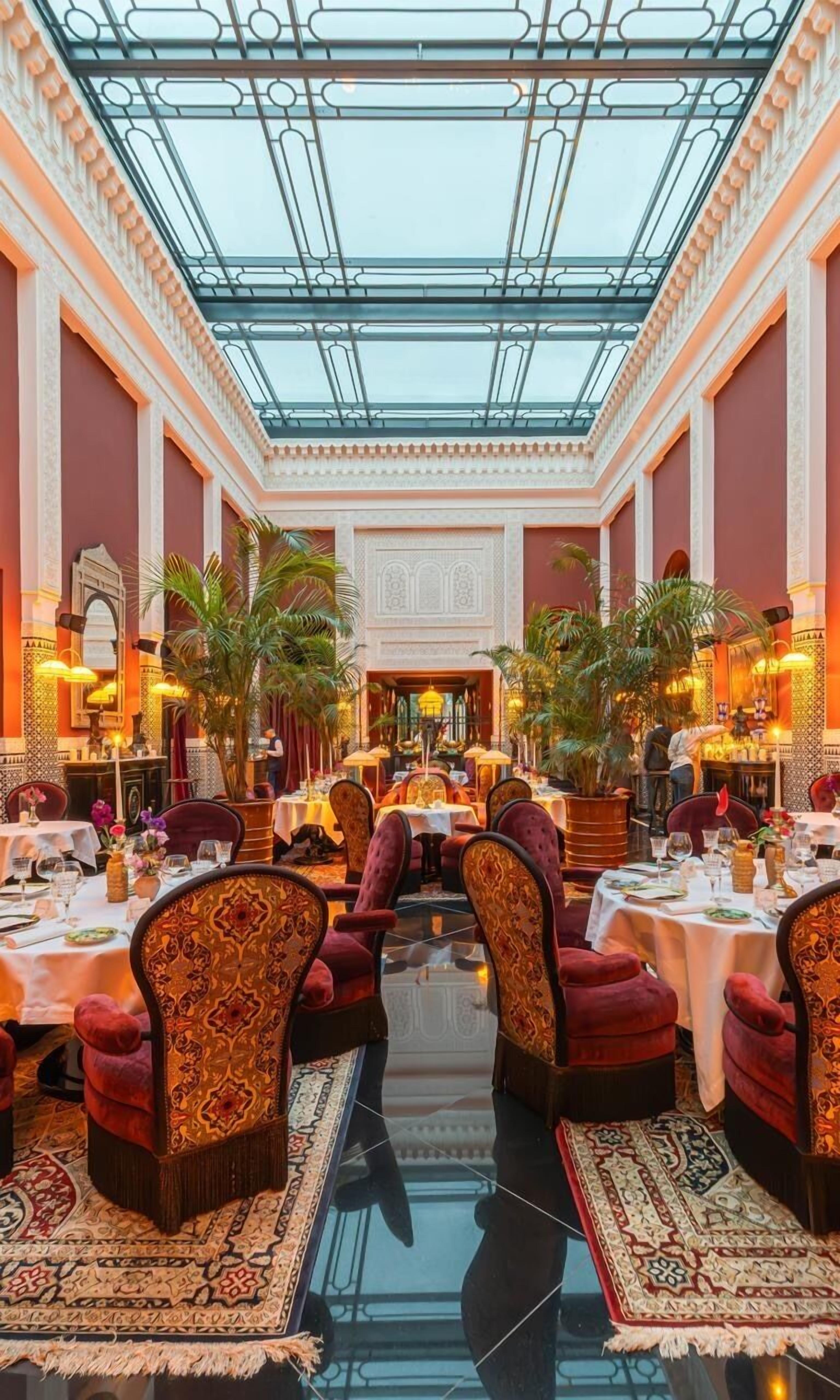 3 间餐厅，供应早餐、午餐和晚餐，地中海菜