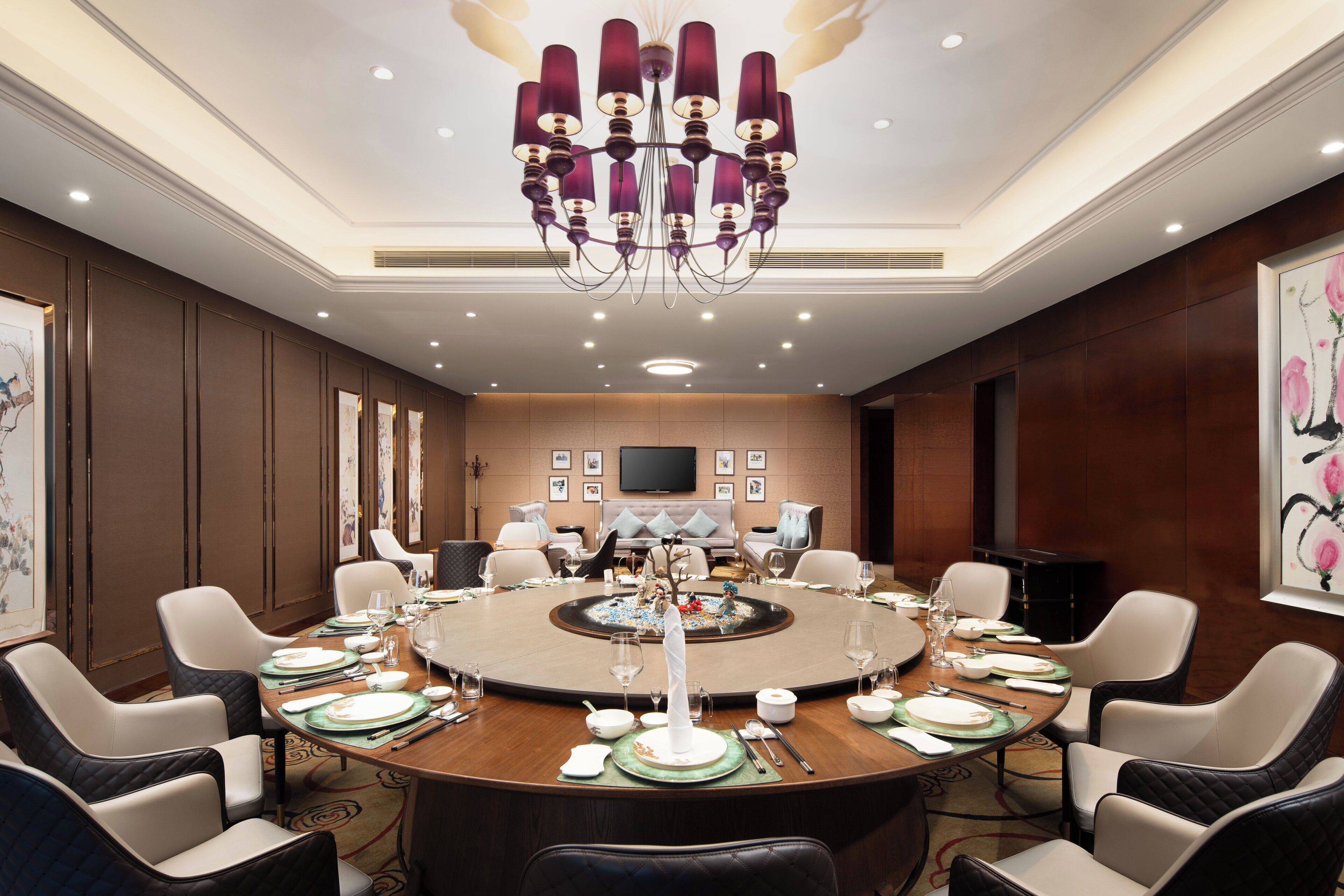 2 restaurants, breakfast, lunch, dinner served; asian cuisine