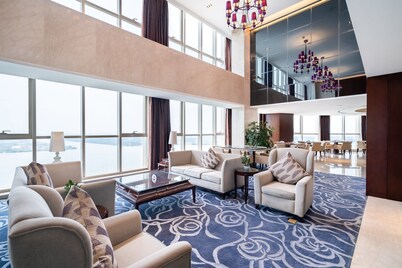 Crowne Plaza Zhenjiang by IHG
