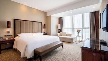 1 bedroom, down duvets, minibar, in-room safe