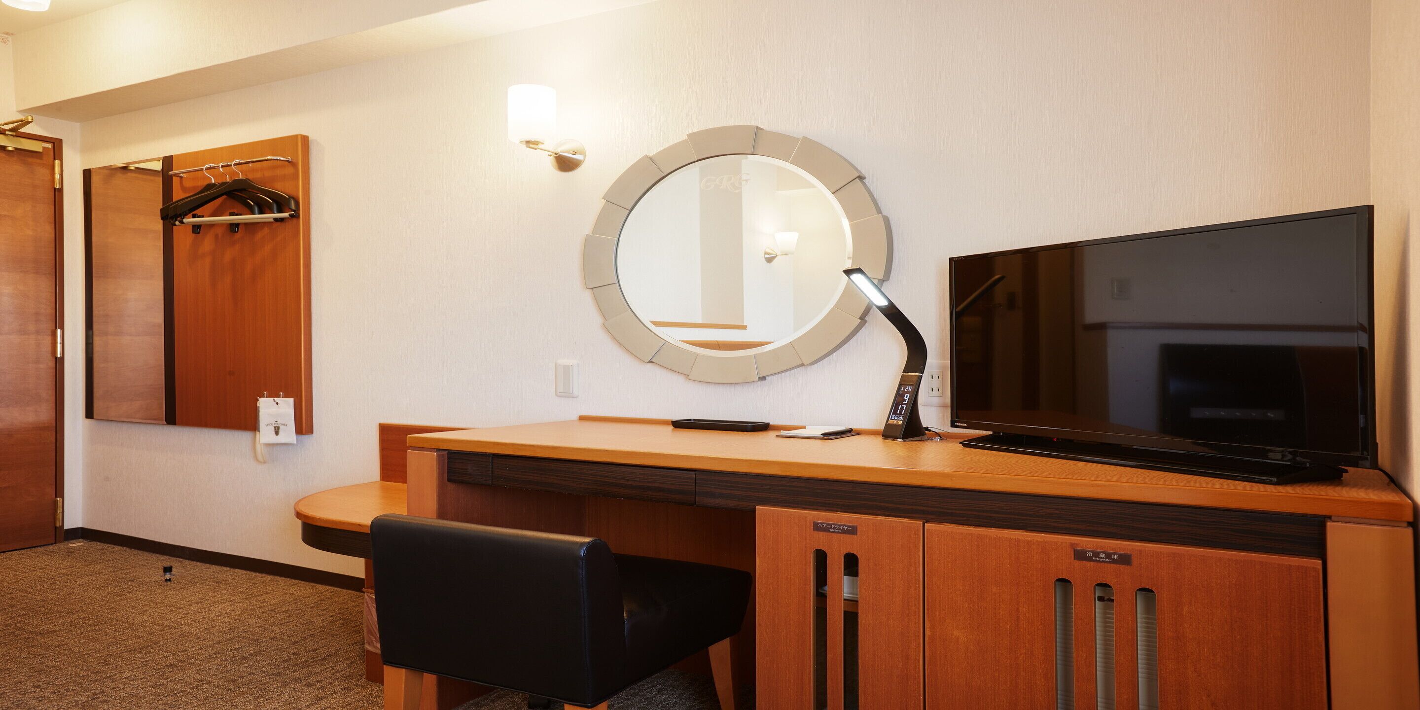 1 bedroom, premium bedding, desk, blackout curtains