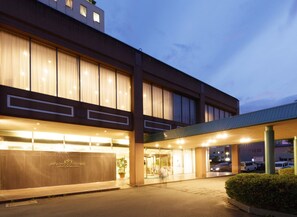 Front of property – evening/night - Hotel Crown Palais Shuhoku (Odate)