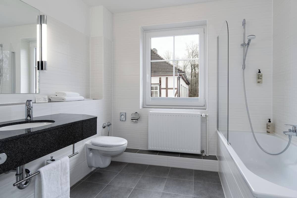 family suite | bathroom | free toiletries, hair dryer, towels