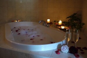 مغطس سبا داخلي