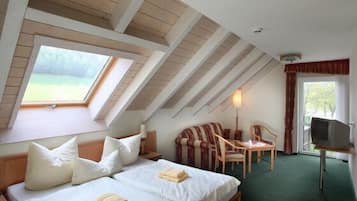 ์ปดํฌํธ ๋๋ธ๋ฃธ, ์ฅ์ ์ธ ์ง์, ๊ธ์ฐ | ๊ณ ๊ธ ์นจ๊ตฌ, ์ฑ
์, ์ ์์ฉ ์นจ๋, ๋ฌด๋ฃ WiFi