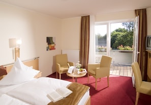 Hypo-allergenic bedding, down duvets, pillow-top beds, in-room safe - Landhotel Hermannshöhe (Legden)