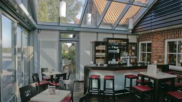 Bar (in der Unterkunft)