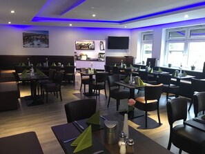 Frokostbuffé hver dag (EUR 9 per person)