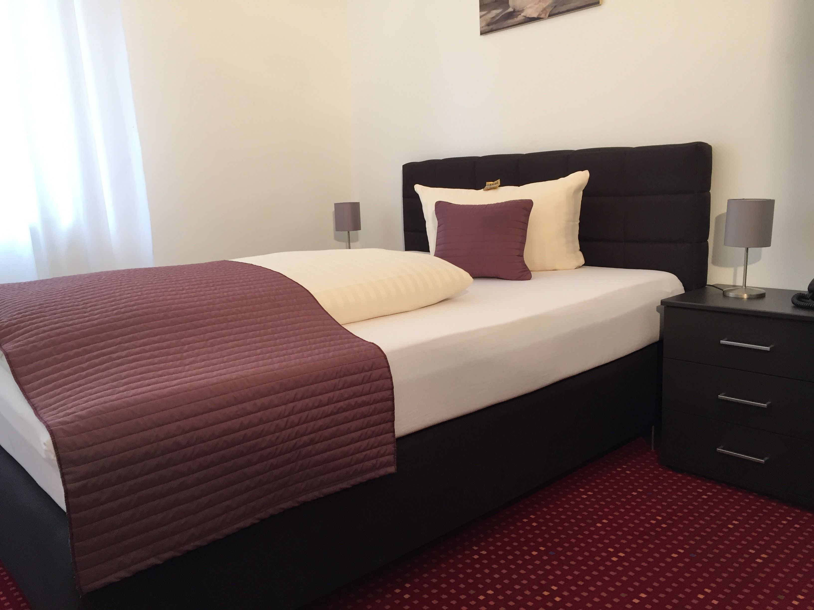 standard single room | premium bedding, minibar, desk, iron/ironing board