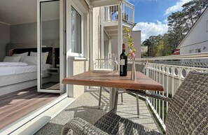 Room | Minibar, in-room safe, blackout drapes, soundproofing - R&R Strandhotel Baabe (Ostseebad Baabe)