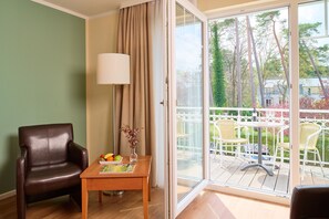 Classic Double Room | Minibar, in-room safe, blackout drapes, soundproofing - R&R Strandhotel Baabe (Ostseebad Baabe)