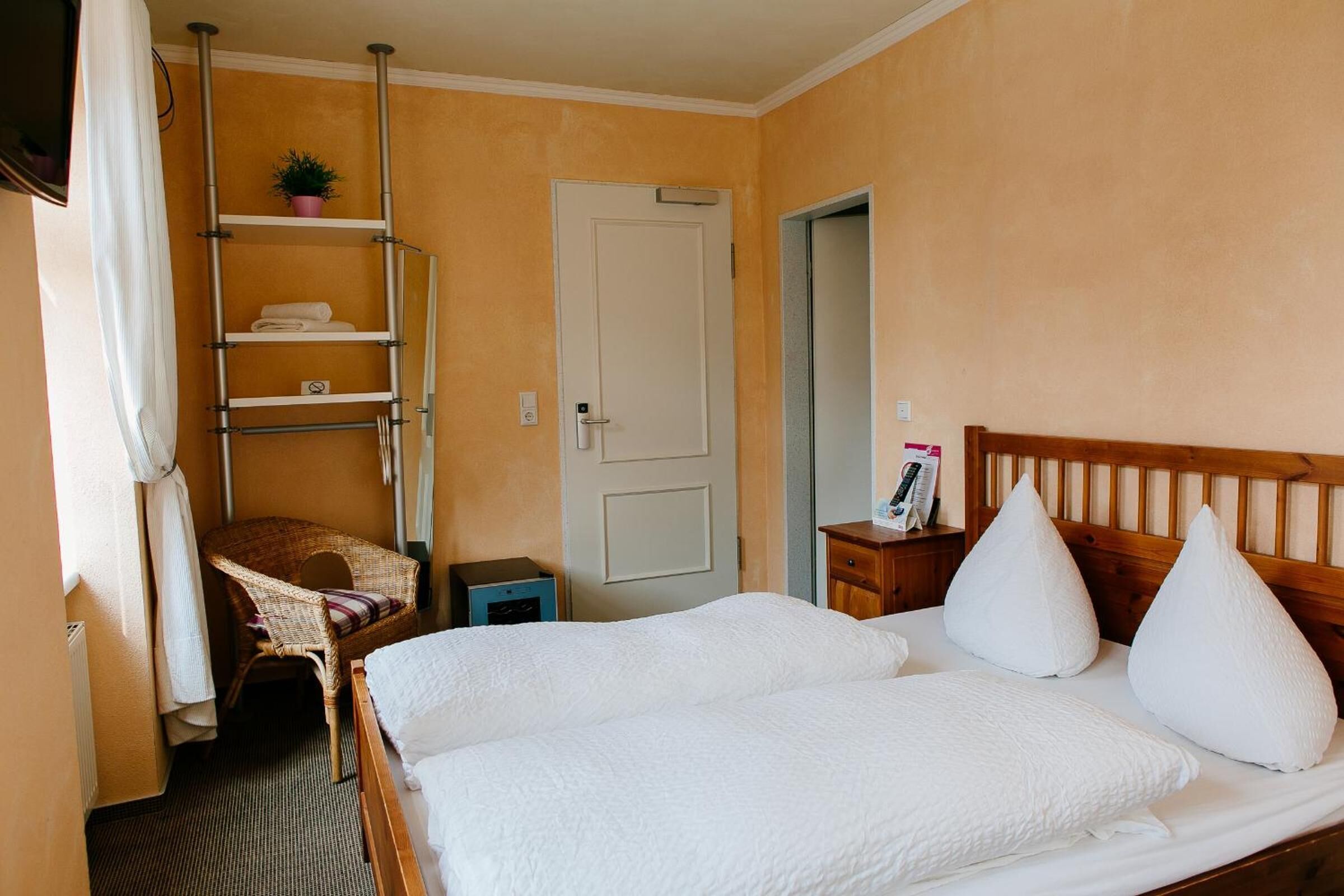 办公桌、隔音、免费 WiFi