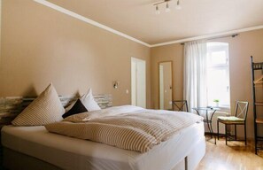 Double Room - Landhotel Airport Inn (Lautzenhausen)