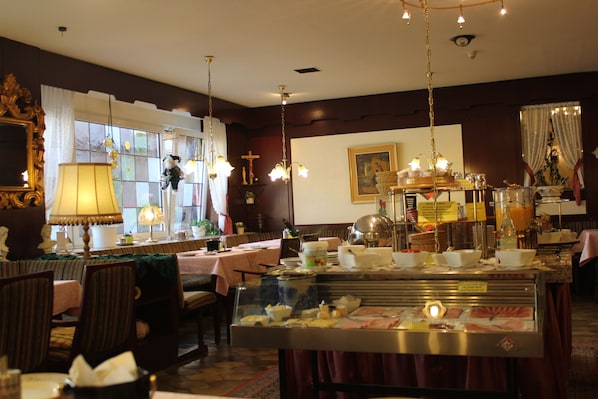 Daily buffet breakfast (EUR 15 per person)