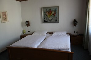 Chambre Double Standard, 1 très grand lit