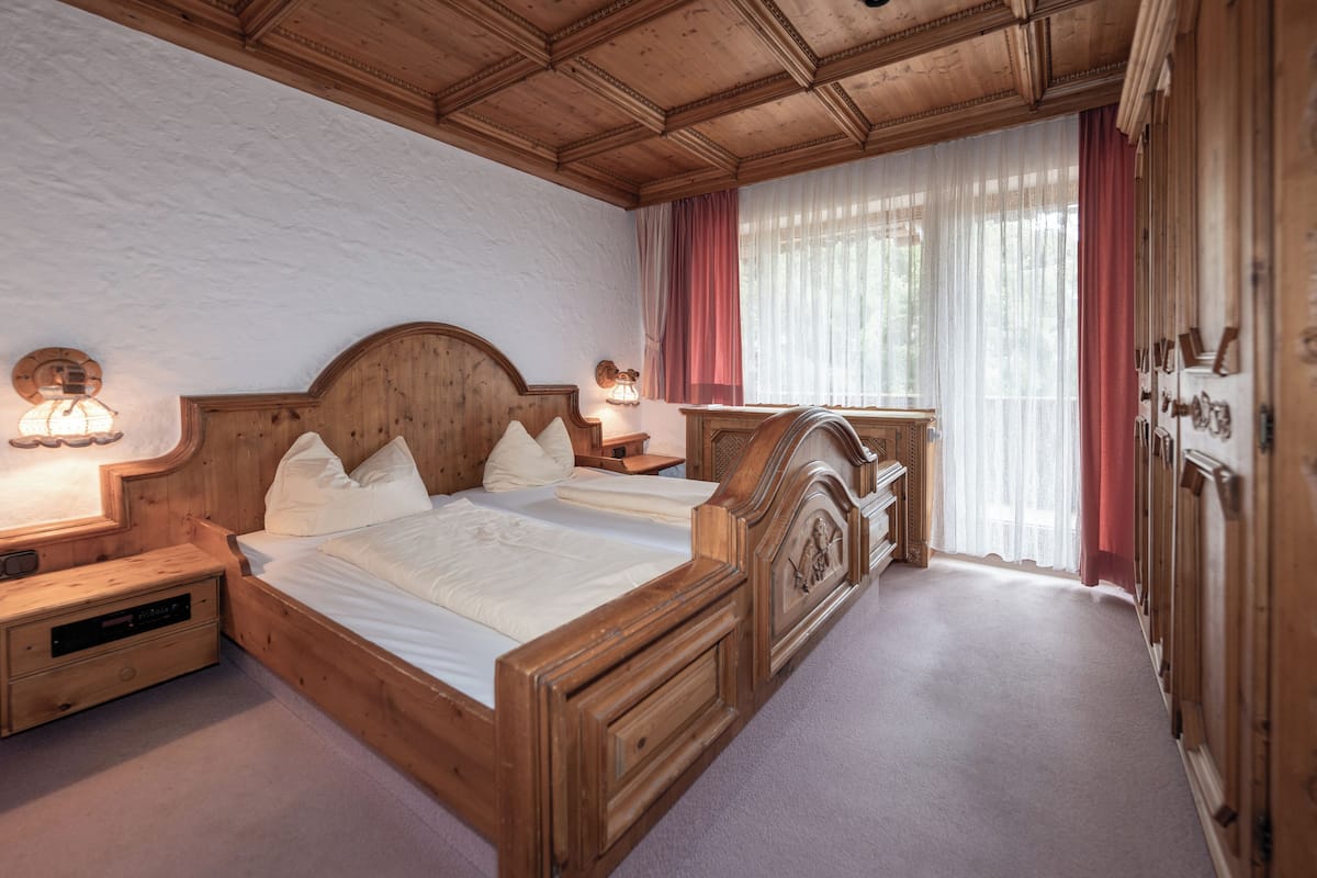 2 slaapkamers, een minibar, individueel gedecoreerd, een bureau