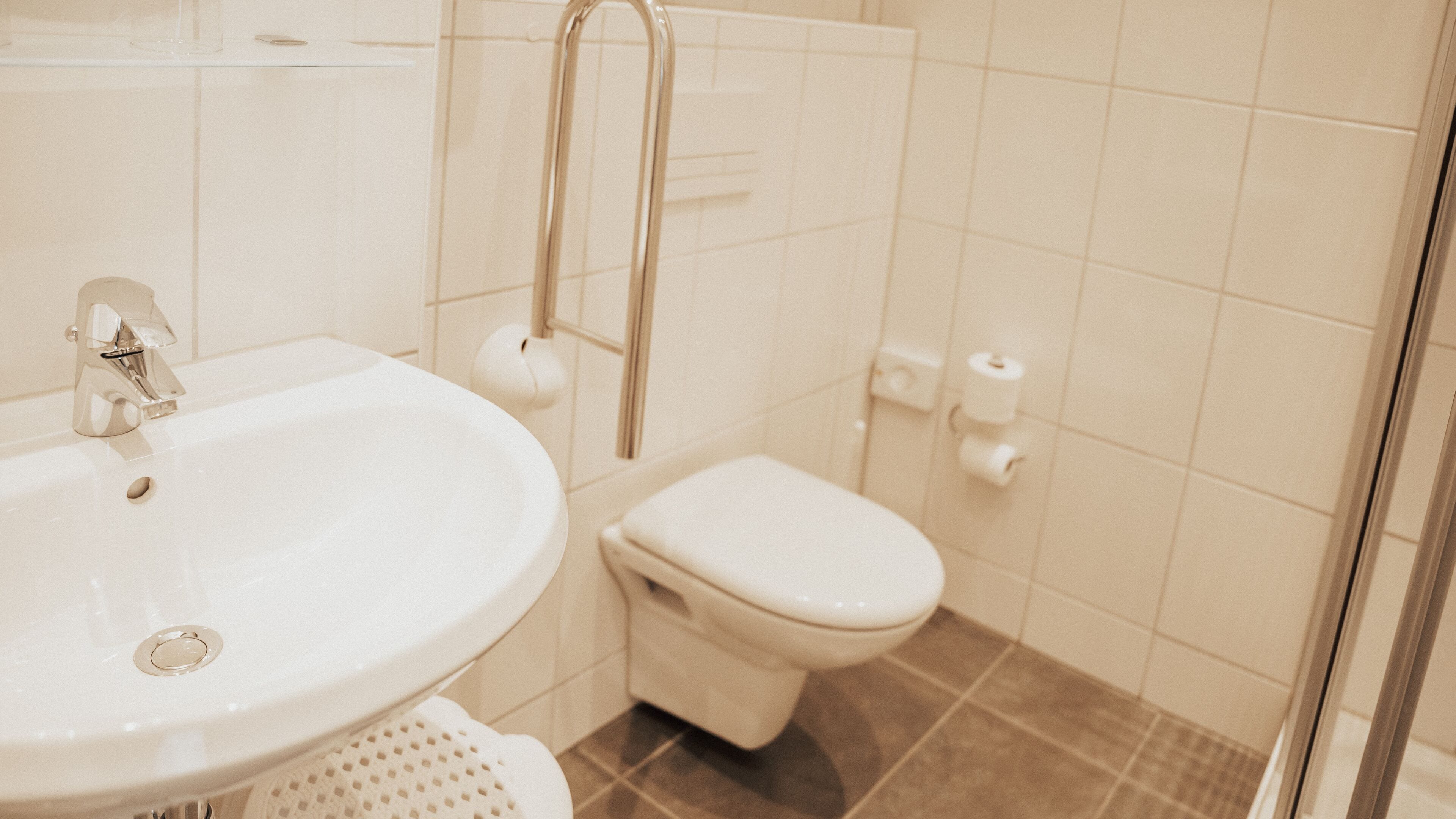 comfort double room | bathroom | shower, hair dryer, towels