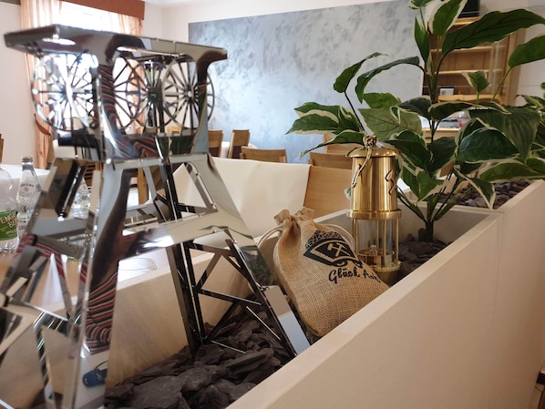 Daily buffet breakfast (EUR 10 per person) - Avantgarde Hotel (Hattingen)