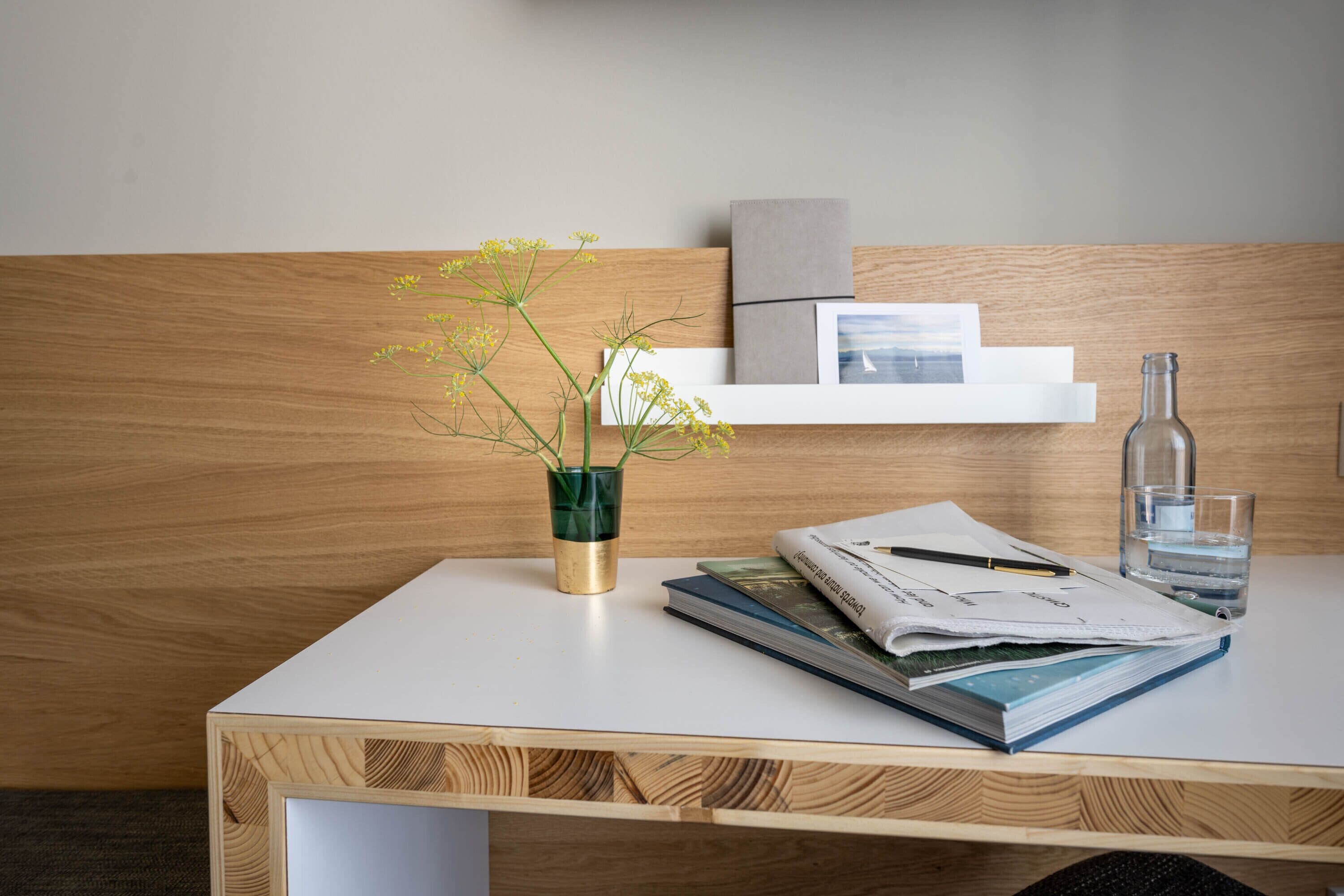 smart double room | living area | flat-screen tv, first-run films