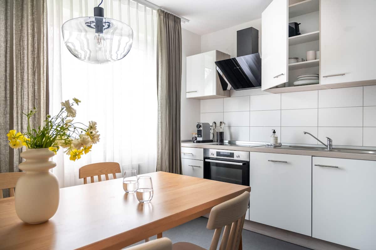 apartment stube (exklusive 75 eur reinigungsgebühr) | private kitchen | high chair