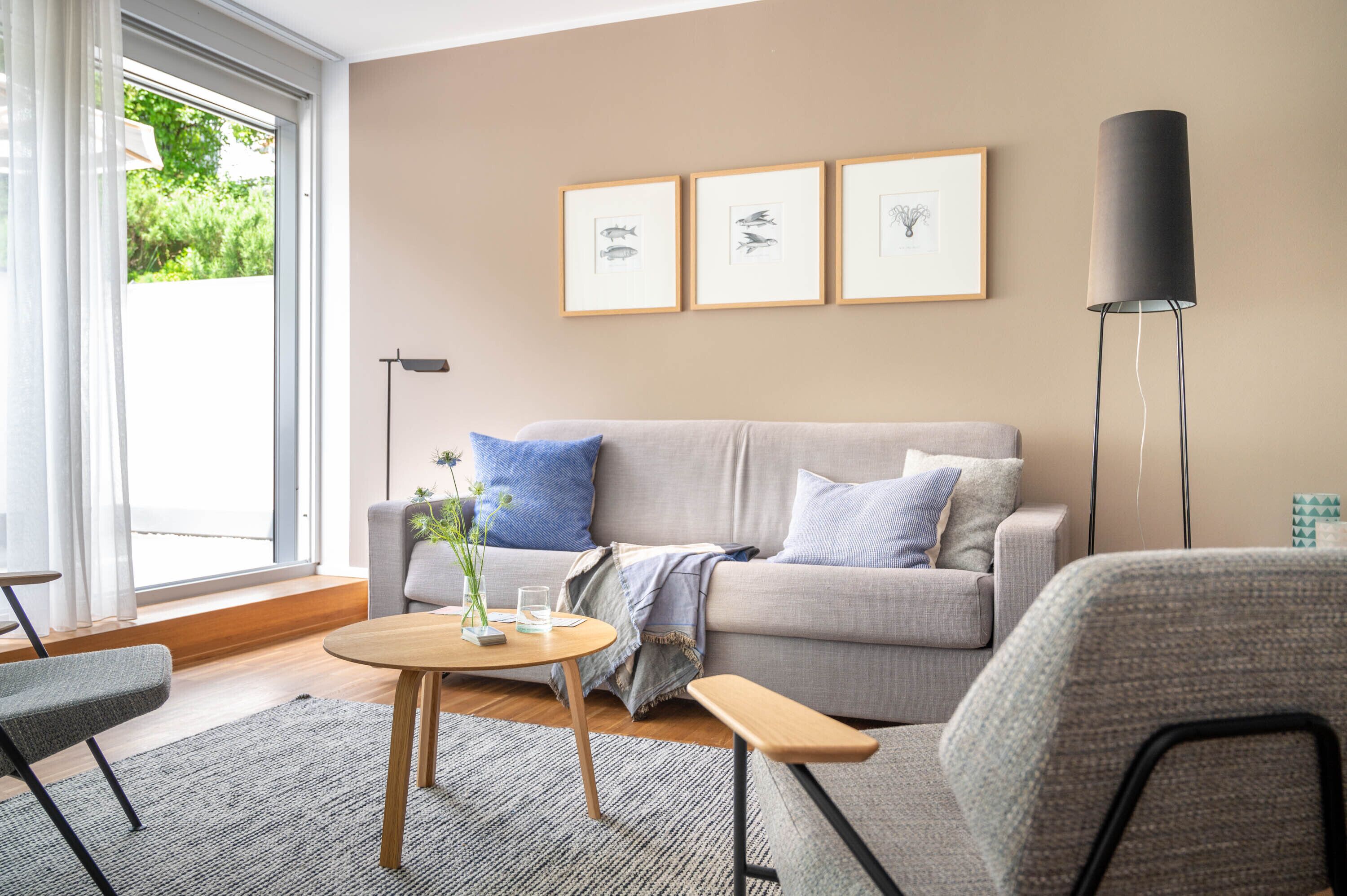 apartment suite (exklusive 75 eur reinigungsgebühr) | living area | flat-screen tv, first-run films